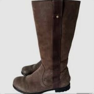 UGG Australia Junipero Boots in A Beautiful Brown Leather With Shearling Lining